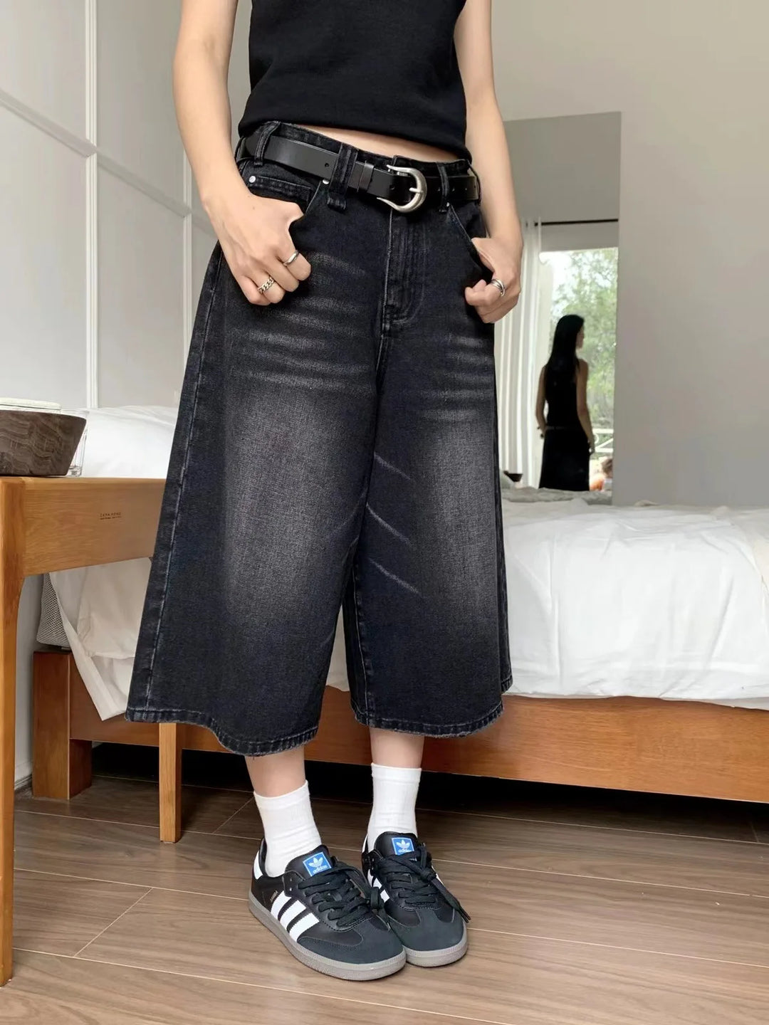 Baggy black jorts